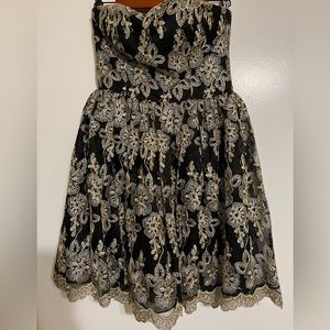 NWOT Minuet Strapless Party Dress